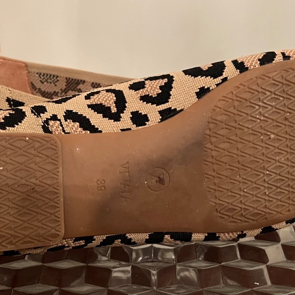 Adorbs Leopard print flats - Picture 3 of 3